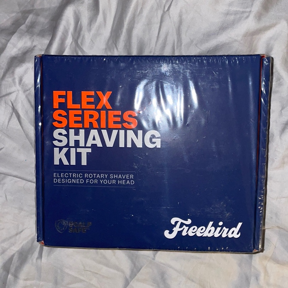FREEBIRD FLEX SERIES SHAVING KIT AND CHARGING DOCK